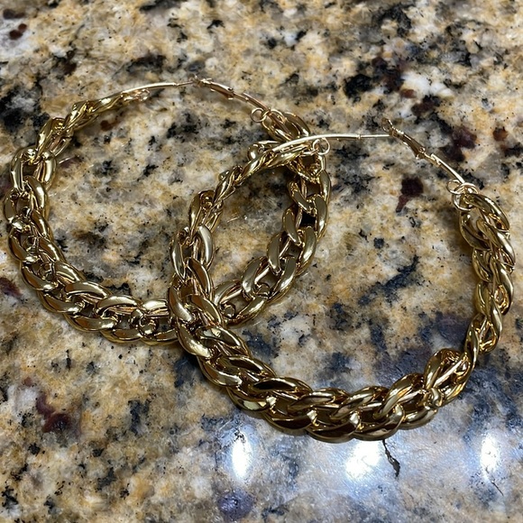 Fashion Nova Chain Link Hoops - Picture 5 of 9